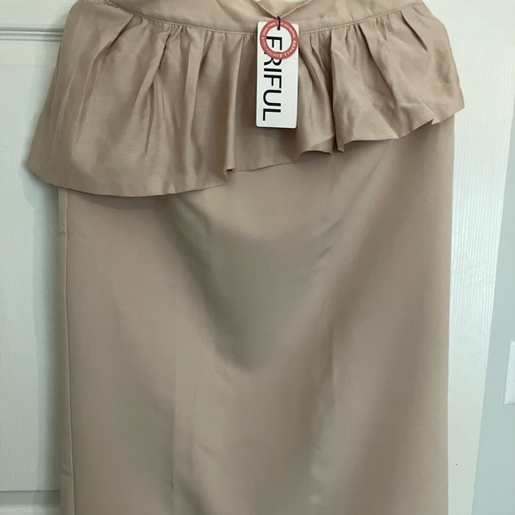 Brand new khaki pencil skirt - Picture 1 of 5